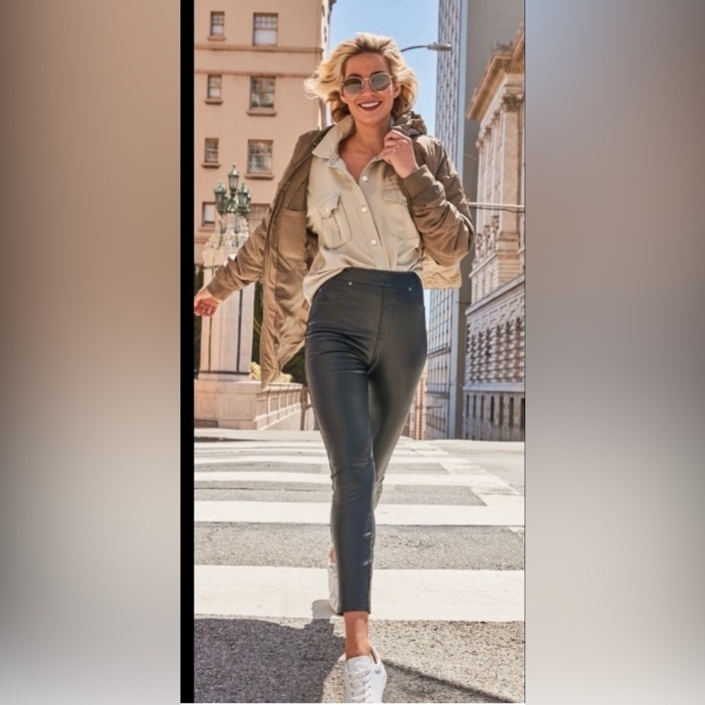 SPANX Leather-Like Ankle Pant in Size 3X